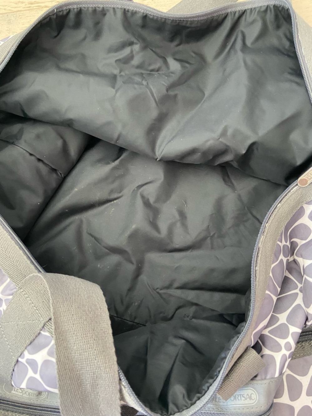 LeSportsac XL Weekender Travel Bag Grey Lightweight Carry-On Overnight - Picture 7 of 13